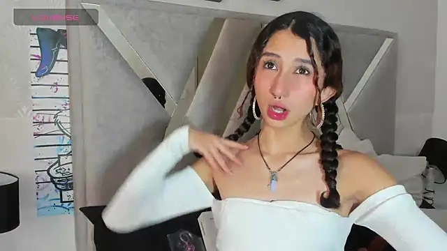 Queenjenn   online show from 01.25.25