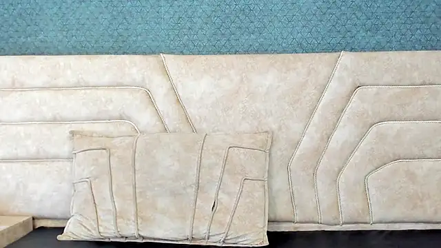 Snapshot of Candy_Bony chatting on 01.14.25 Candy Bony online show from 01.14.25