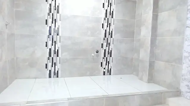 Snapshot of Candy_Bony chatting on 12.17.25 Candy Bony online show from 12.17.25