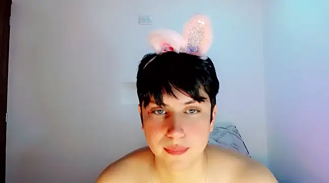 Snapshot of Oxana-Novikov chatting on 12.19.24 Oxana-Novikov online show from 12.19.24