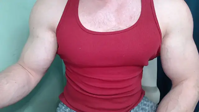 Snapshot of Mrbiceps23 chatting on 09.17.25 Mrbiceps23 online show from 09.17.25