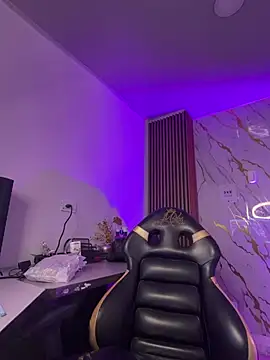 Tiffanny online show from 03.30.26