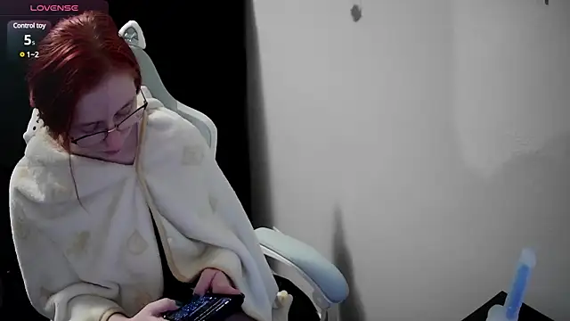 Snapshot of LilyFoxxx chatting on 12.28.24 LilyFoxxx online show from 12.28.24