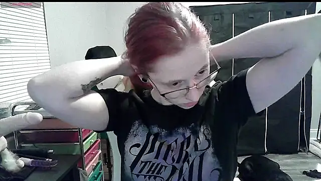 Snapshot of LilyFoxxx chatting on 01.08.25 LilyFoxxx online show from 01.08.25