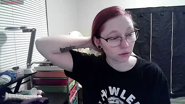 Snapshot of LilyFoxxx chatting on 01.24.25 LilyFoxxx online show from 01.24.25