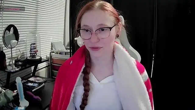 Snapshot of LilyFoxxx chatting on 02.19.25 LilyFoxxx online show from 02.19.25