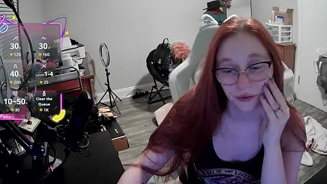 Snapshot of LilyFoxxx chatting on 09.13.25 LilyFoxxx online show from 09.13.25