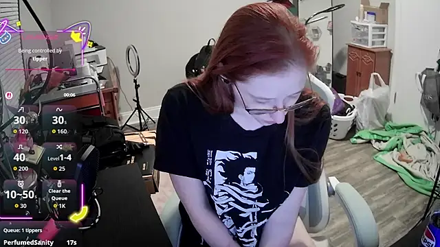 Snapshot of LilyFoxxx chatting on 09.17.25 LilyFoxxx online show from 09.17.25