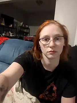 Snapshot of LilyFoxxx chatting on 09.21.25 LilyFoxxx online show from 09.21.25