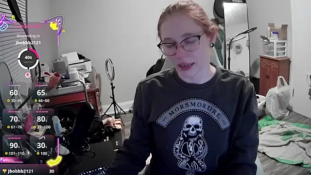 Snapshot of LilyFoxxx chatting on 09.27.25 LilyFoxxx online show from 09.27.25