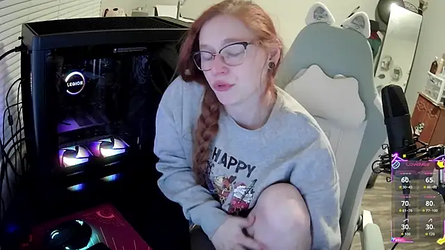 Snapshot of LilyFoxxx chatting on 10.19.25 LilyFoxxx online show from 10.19.25