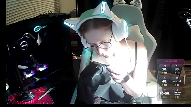 Snapshot of LilyFoxxx chatting on 05.22.26 LilyFoxxx online show from 05.22.26