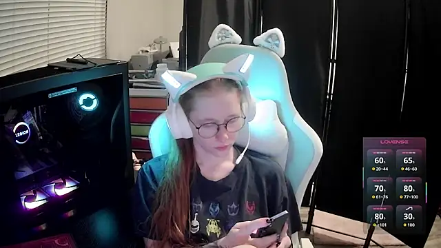 Snapshot of LilyFoxxx chatting on 06.06.26 LilyFoxxx online show from 06.06.26