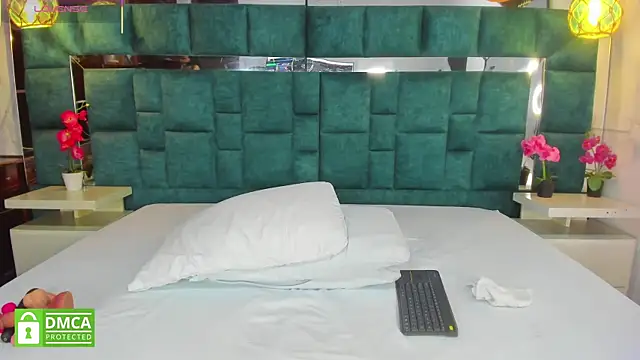 valtira nova online show from 11.04.25