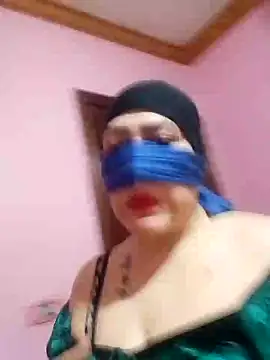 Snapshot of Osha10 chatting on 12.05.24 Osha10 online show from 12.05.24