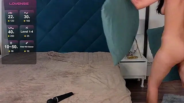 Amalia 3 online show from 12.18.24