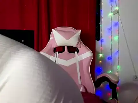 Snapshot of Sweet_xuee18 chatting on 01.18.25 Sweet xuee18 online show from 01.18.25