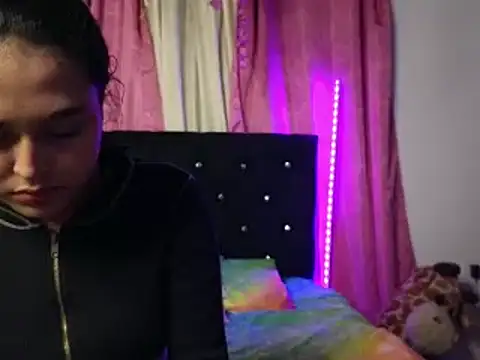 Snapshot of Sweet_xuee18 chatting on 02.26.25 Sweet xuee18 online show from 02.26.25