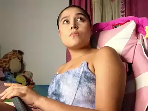 Snapshot of Sweet_xuee18 chatting on 03.06.25 Sweet xuee18 online show from 03.06.25