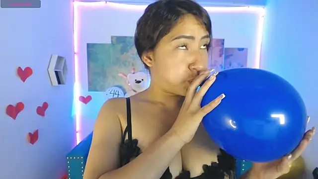 Snapshot of Sofi_hot_4m chatting on 02.26.25 Sofi hot 4m online show from 02.26.25