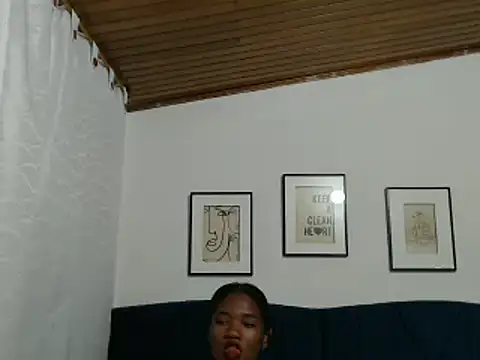 Snapshot of MISSANDRE4 chatting on 12.23.24 MISSANDRE4 online show from 12.23.24