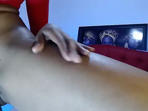 Snapshot of MISSANDRE4 chatting on 12.31.24 MISSANDRE4 online show from 12.31.24