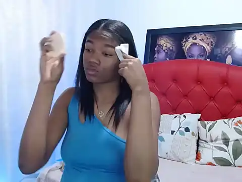 Snapshot of MISSANDRE4 chatting on 01.14.25 MISSANDRE4 online show from 01.14.25