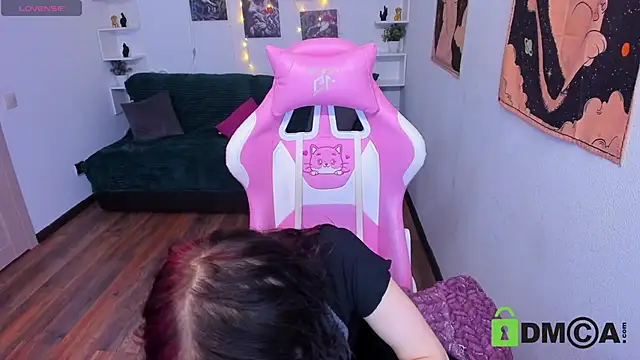 ElizaNik  online show from 02.15.25