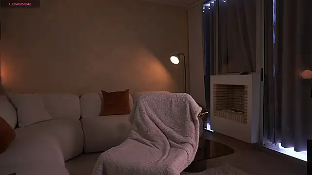 paulacora100 online show from 03.16.25