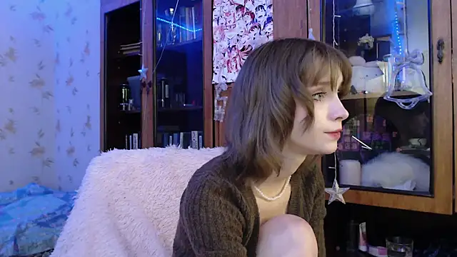 Snapshot of cloudgirrl chatting on 01.20.25 cloudgirrl online show from 01.20.25