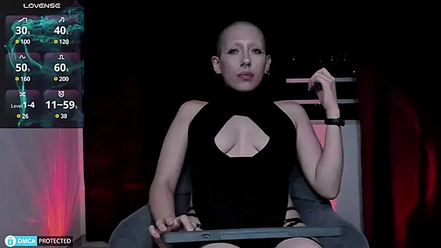 Snapshot of lnxmst chatting on 12.16.24 lnxmst online show from 12.16.24