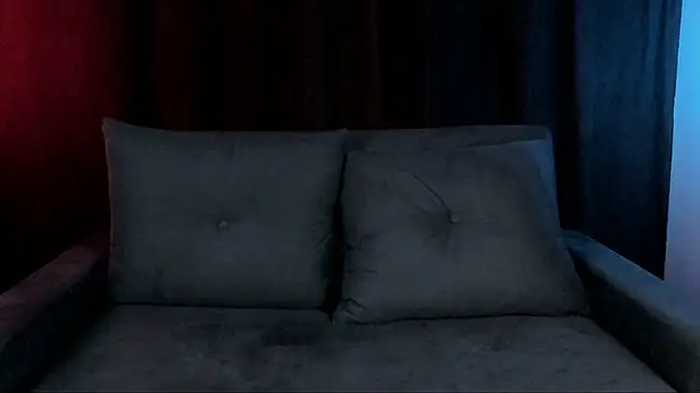 Snapshot of lnxmst chatting on 10.03.25 lnxmst online show from 10.03.25