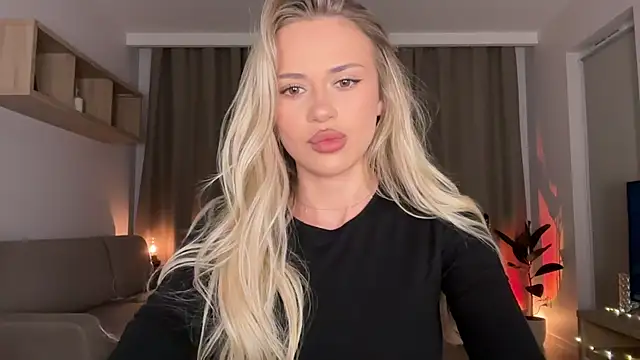 Snapshot of Julia_RL chatting on 10.02.25 Julia RL online show from 10.02.25