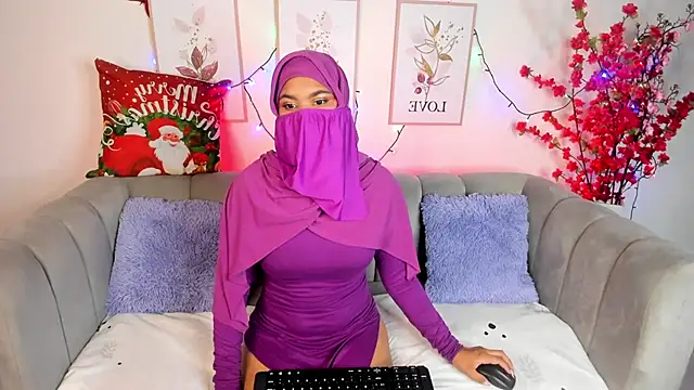 Snapshot of saray_halam chatting on 12.21.24 saray halam online show from 12.21.24