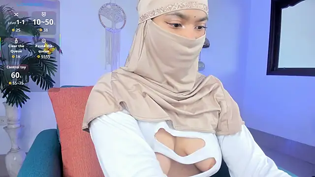Snapshot of saray_halam chatting on 09.25.25 saray halam online show from 09.25.25