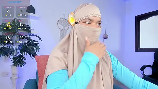 Snapshot of saray_halam chatting on 09.27.25 saray halam online show from 09.27.25