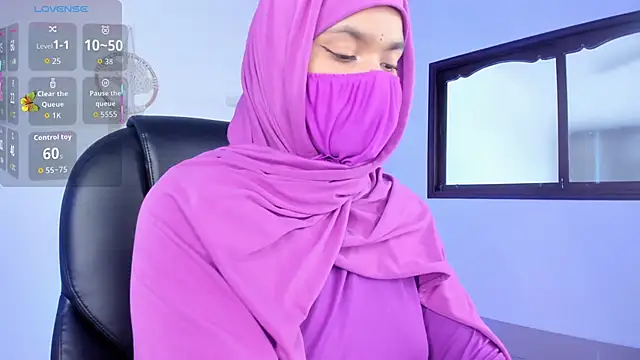 Snapshot of saray_halam chatting on 10.01.25 saray halam online show from 10.01.25