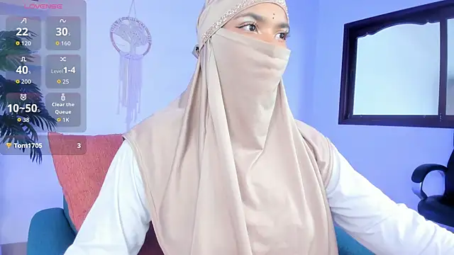Snapshot of saray_halam chatting on 10.14.25 saray halam online show from 10.14.25