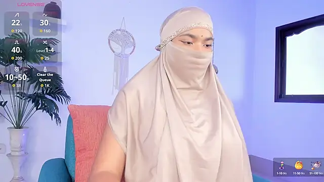 Snapshot of saray_halam chatting on 10.15.25 saray halam online show from 10.15.25