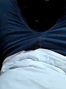 Snapshot of THOMS-90 chatting on 01.16.25 THOMS-90 online show from 01.16.25