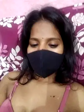 Snapshot of Shivani_Tivari chatting on 12.17.24 Shivani Tivari online show from 12.17.24