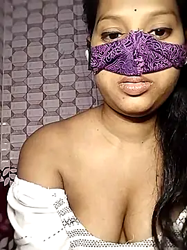 Snapshot of Shivani_Tivari chatting on 03.05.25 Shivani Tivari online show from 03.05.25