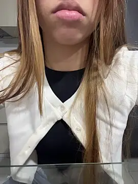 Snapshot of Aaliyah_Salma chatting on 05.24.26 Aaliyah Salma online show from 05.24.26