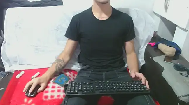 Snapshot of MarceloMilk chatting on 01.15.25 MarceloMilk online show from 01.15.25