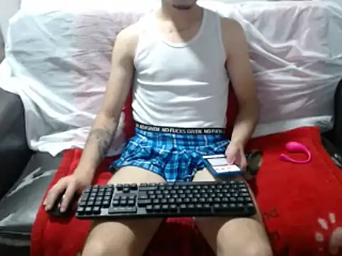 Snapshot of MarceloMilk chatting on 01.20.25 MarceloMilk online show from 01.20.25