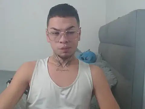 Snapshot of MarceloMilk chatting on 09.15.25 MarceloMilk online show from 09.15.25
