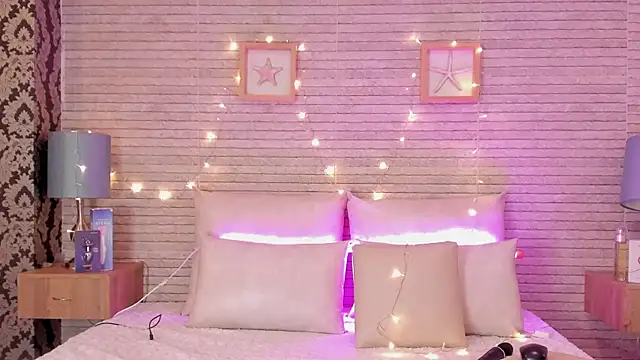 Snapshot of Catalinna_Thompson chatting on 02.22.25 Catalinna Thompson online show from 02.22.25