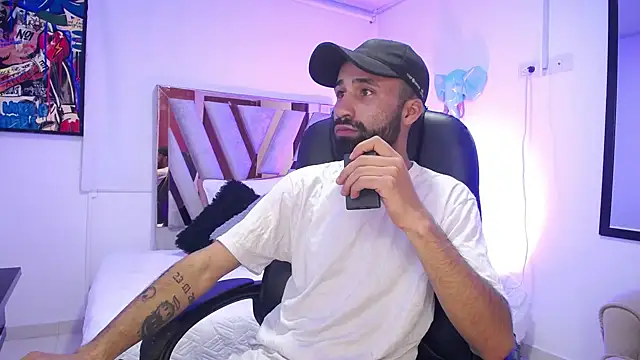 Snapshot of dominick_ahiryy chatting on 12.05.24 dominick ahiryy online show from 12.05.24