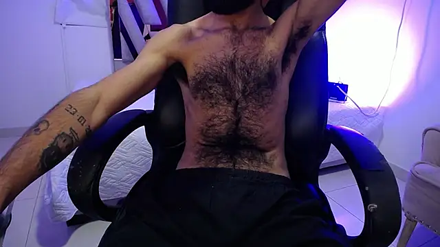 Snapshot of dominick_ahiryy chatting on 12.06.24 dominick ahiryy online show from 12.06.24