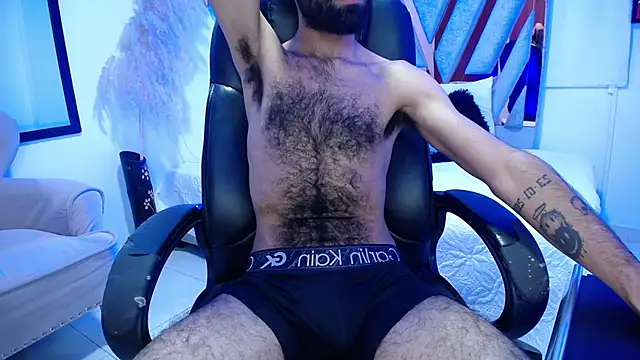 Snapshot of dominick_ahiryy chatting on 12.10.24 dominick ahiryy online show from 12.10.24